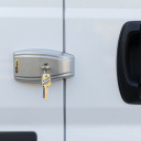 Zamki bezpieczeństwa do kabiny Mercedes Sprinter od 2018 + zabezpieczenie drzwi HEOSystem srebrny - HEOSolution